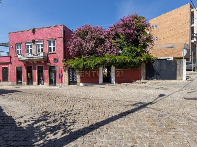 Casa venda em Porto, Lordelo Do Ouro