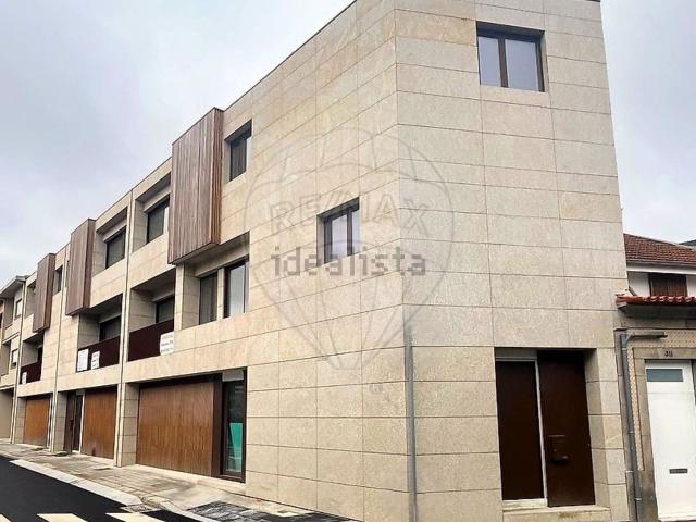 Casa venda em Porto, Lordelo Do Ouro