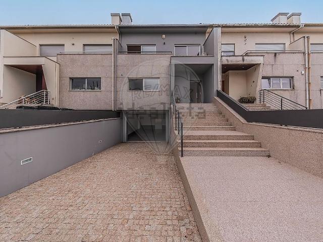 Casa venda em Merelim (São Pedro) e Frossos, Braga
