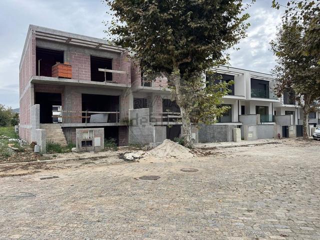 Casa venda em Merelim (São Pedro) e Frossos, Braga