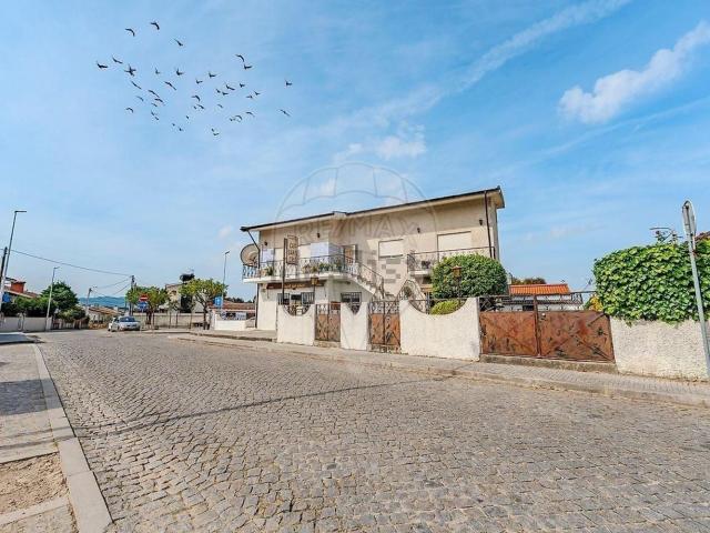 Casa venda em Merelim (São Pedro) e Frossos, Braga