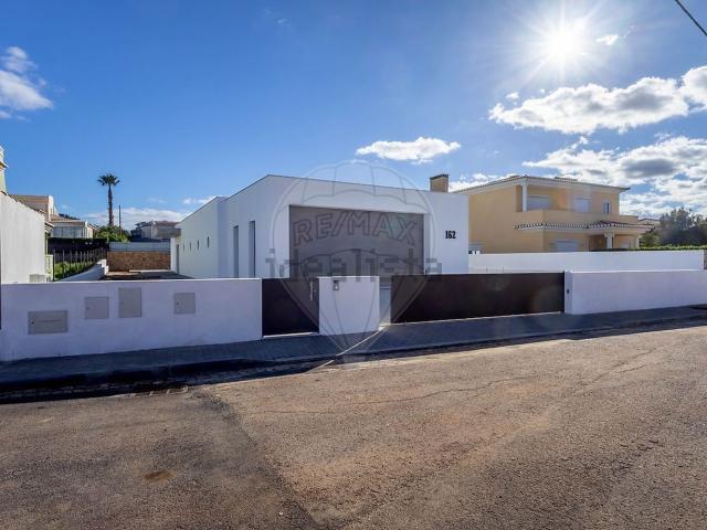 Casa venda em Mexilhoeira Grande, Portimão