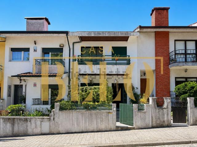 Casa venda em Maia, Gueifães