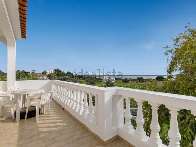 Casa venda em Quatrim do Sul, Olhão