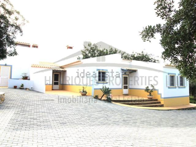 Casa alugar em Quatrim do Norte, Olhão