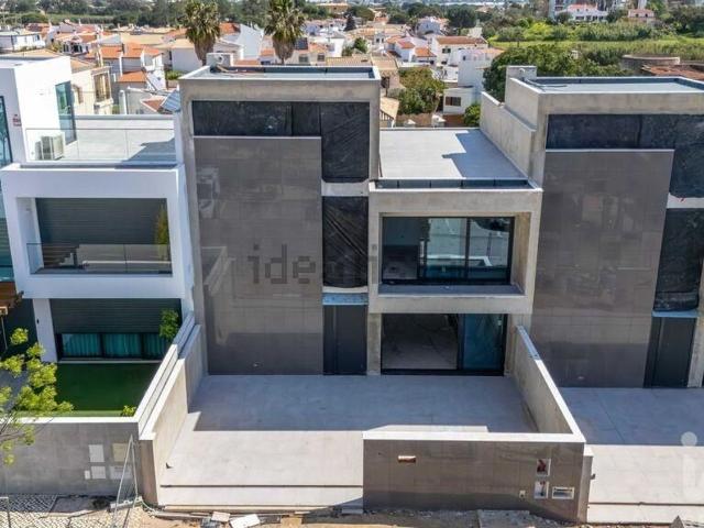 Casa venda em Alto do Calhau, Faro
