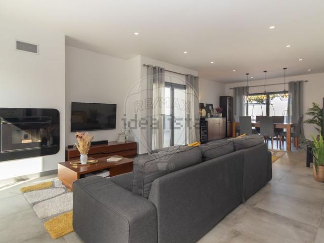 Casa venda em Urbanização Vale Salgueiro, Montijo
