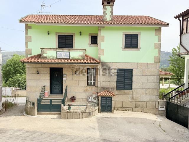 Casa venda em Moreira do Rei e Várzea Cova, Fafe