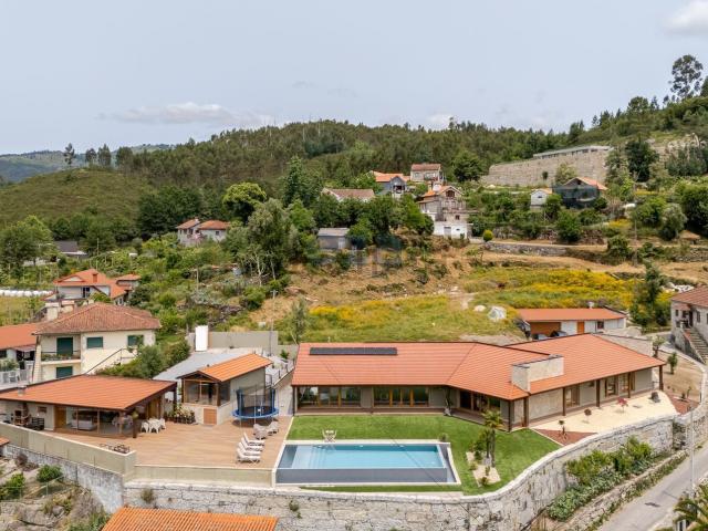 Casa venda em Parada Do Bouro, Braga