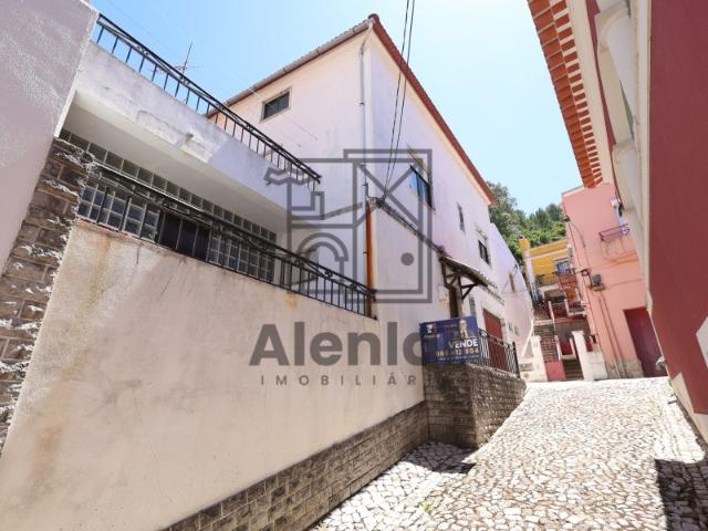 Casa venda em Alenquer (Santo Estêvão e Triana), Alenquer