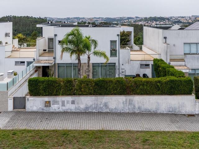 Casa venda em Nogueira do Cravo, Oliveira de Azeméis