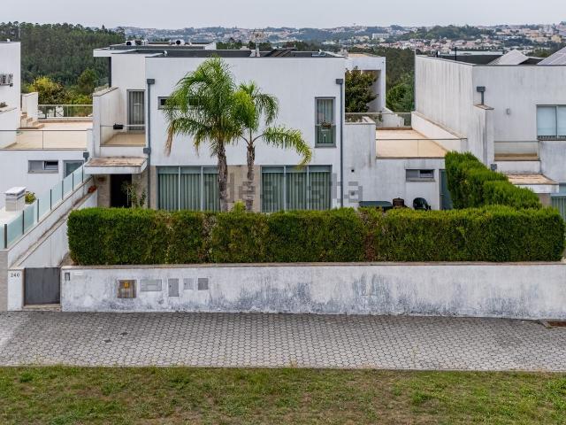 Casa venda em Nogueira do Cravo, Oliveira de Azeméis