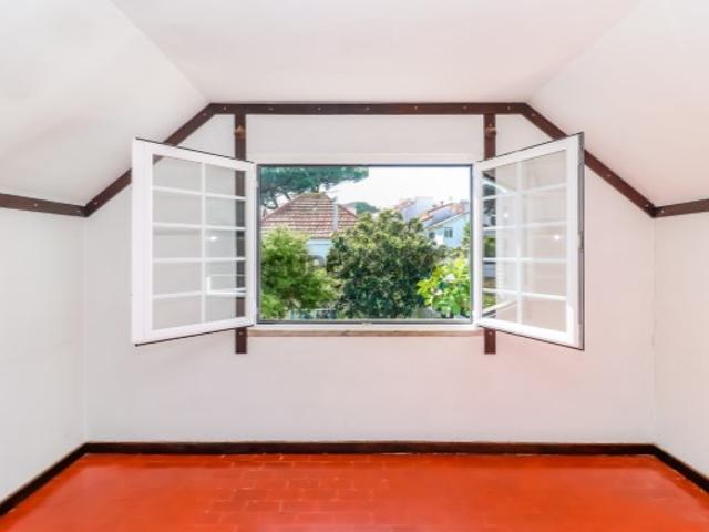 Casa venda em Capuchos, Almada