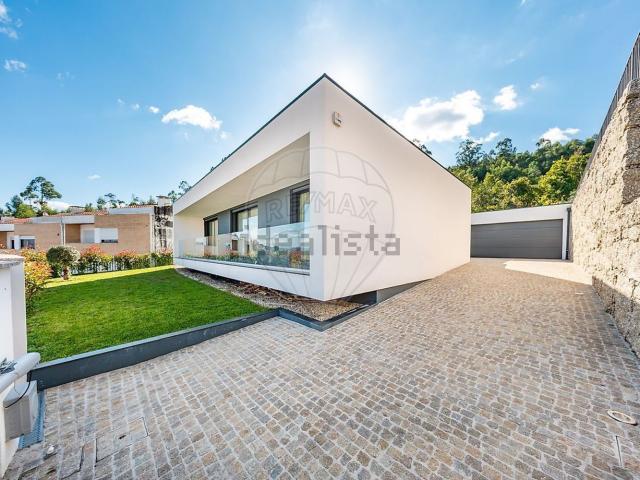 Casa venda em Portela, Póvoa de Lanhoso