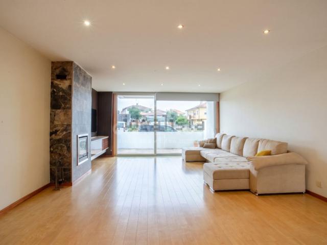 Casa venda em Oliveira do Douro, Vila Nova De Gaia