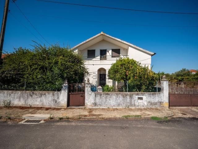 Casa venda em Curvaceiras Pequenas, Tomar