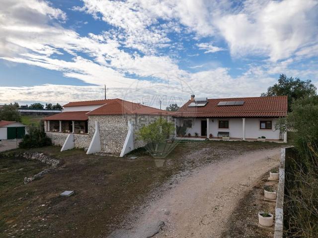 Casa venda em Delongo, Tomar