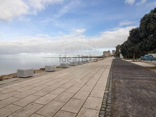 Casa venda em Palhais, Setúbal