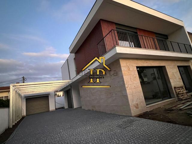 Casa venda em Palmeira, Braga