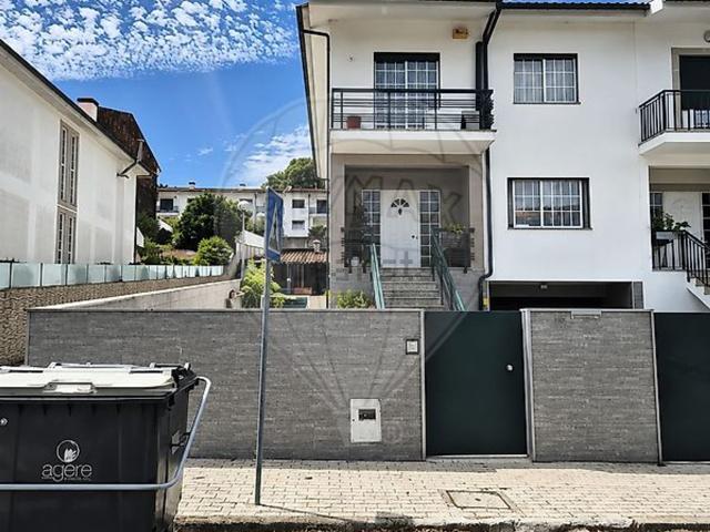 Casa venda em Palmeira, Braga