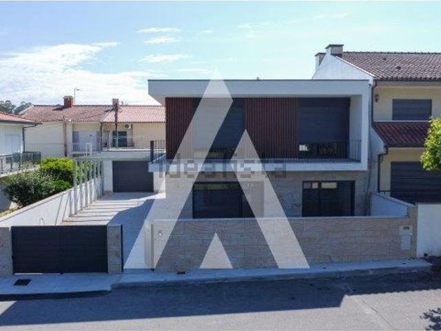 Casa venda em Palmeira, Braga