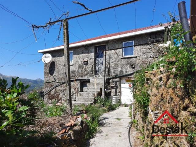 Casa venda em Alcofra, Viseu