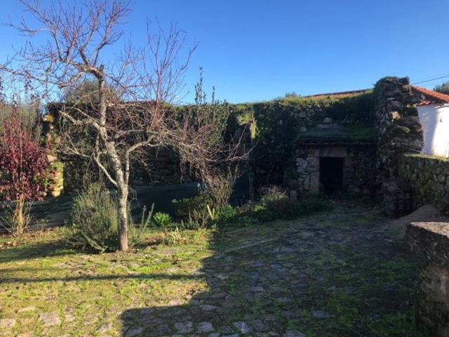 Casa venda em Rebordões, Boalhosa