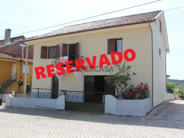Casa venda em Azibo, Lamas