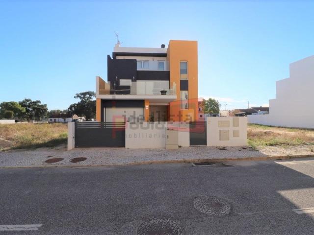 Casa venda em Colonato de Santo Isidro de Pegões, Montijo