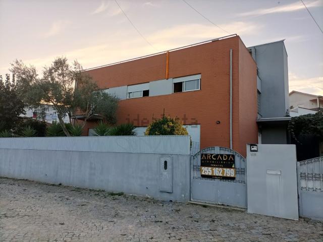 Casa venda em Santiago de Subarrifana, Marecos