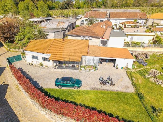 Casa venda em Santiago de Subarrifana, Marecos