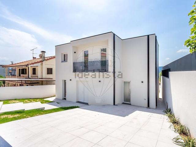 Casa venda em Pombeiro de Ribavizela, Felgueiras