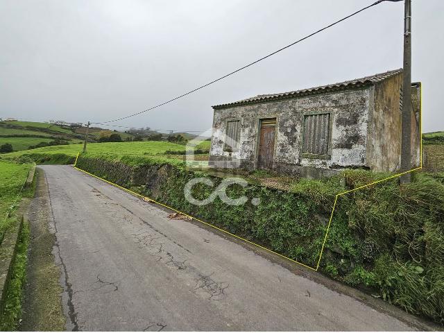 Casa venda em Povoação