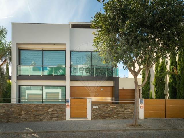 Casa venda em Urbanização Turolhão, Olhão