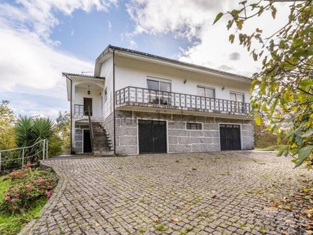 Casa venda em Quinchães, Fafe