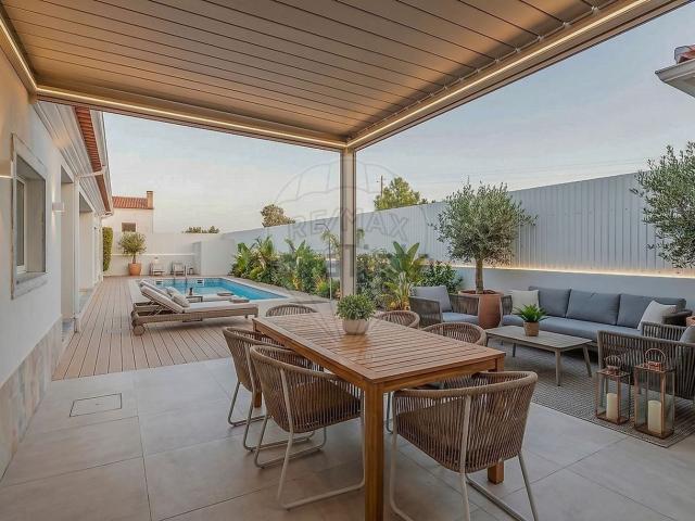 Casa venda em Santo António Da Charneca, Setúbal