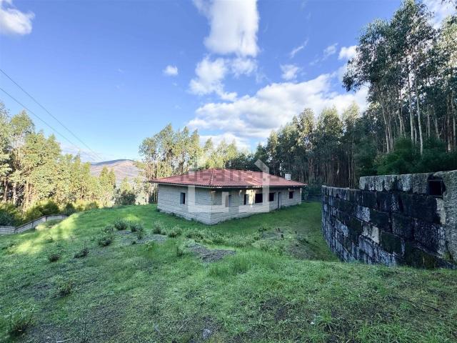 Casa venda em Oliveira do Arda, Castelo De Paiva