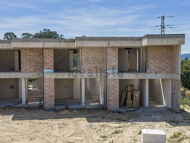 Casa venda em Rio Tinto, Amares