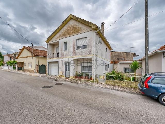 Casa venda em Rio Maior, Santarém