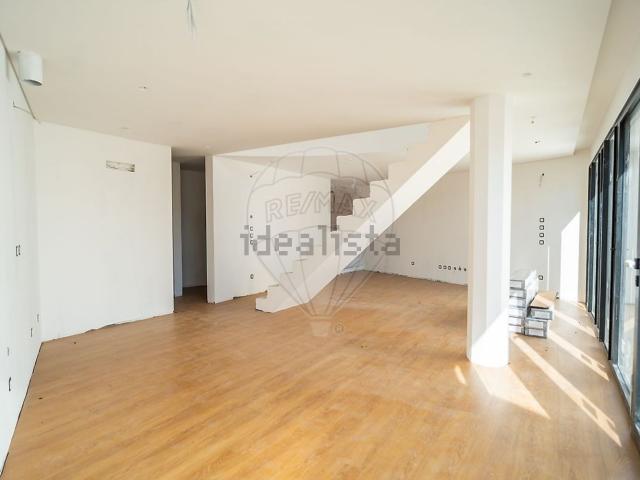 Casa venda em Urbanização Mãos à Obra, Gondomar