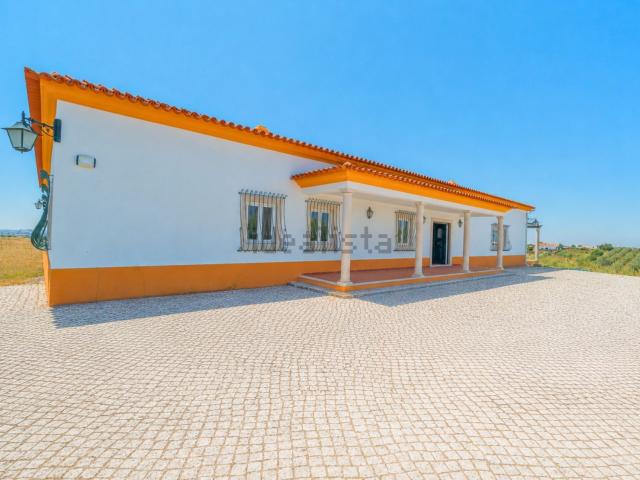 Casa venda em Romeira e Várzea, Santarém