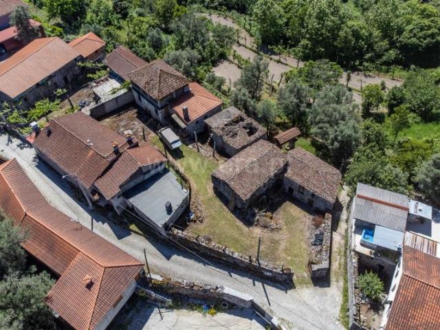 Terreno venda em Carvalho e Quintães, Amares