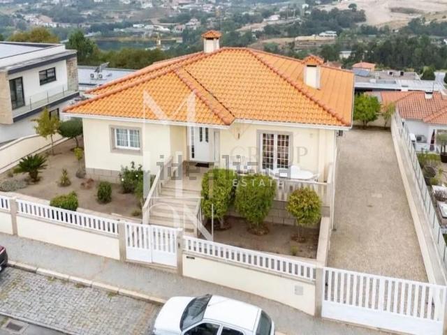Casa venda em Várzea do Douro, Várzea