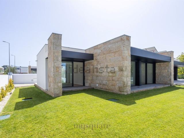 Casa venda em São Félix da Marinha, Vila Nova de Gaia