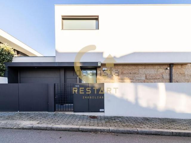 Casa venda em São Félix da Marinha, Vila Nova de Gaia