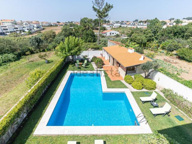 Casa venda em São Félix da Marinha, Vila Nova de Gaia