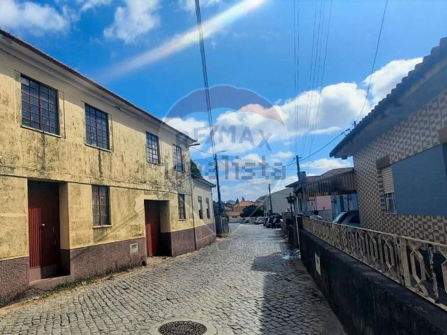 Moradia venda em São Paio De Oleiros