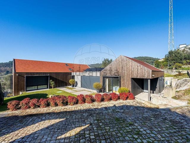 Casa venda em Assento, Guimarães