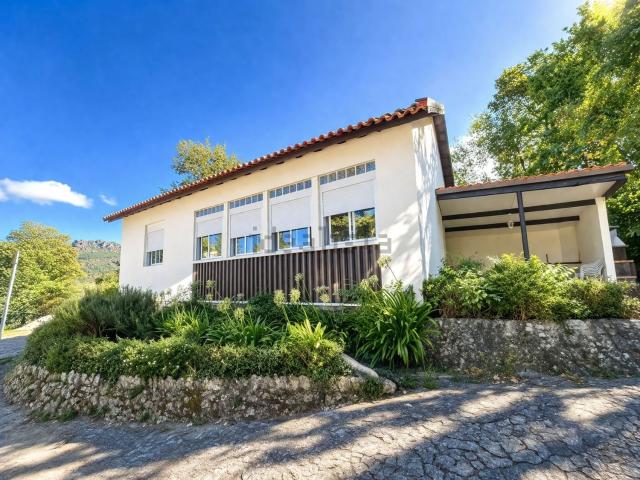 Casa venda em Parada Do Bouro, Braga