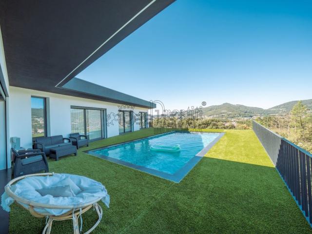 Casa venda em Sande (São Lourenço) e Balazar, Guimarães